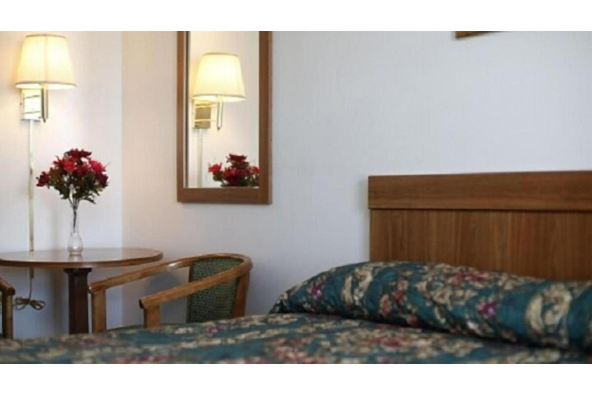 Oyo Travelier Motel Macon Luaran gambar